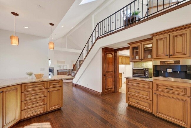 Building Photo - 41 S Circle Dr