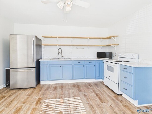 Building Photo - 2104 Levert St NE