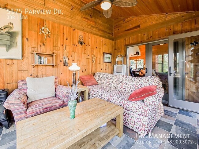 Building Photo - 5175 Parview Dr