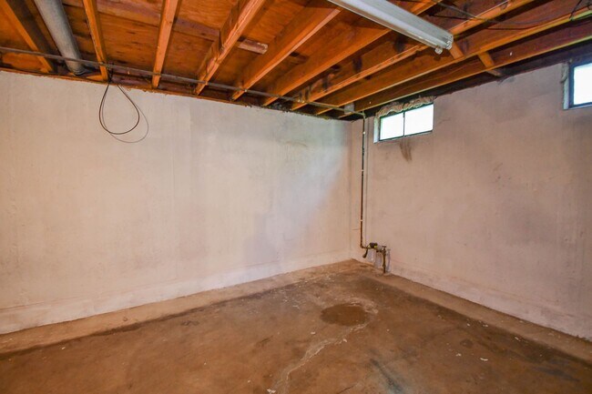 Building Photo - Charming 3-Bedroom Single Family Home – Pet Friendly!