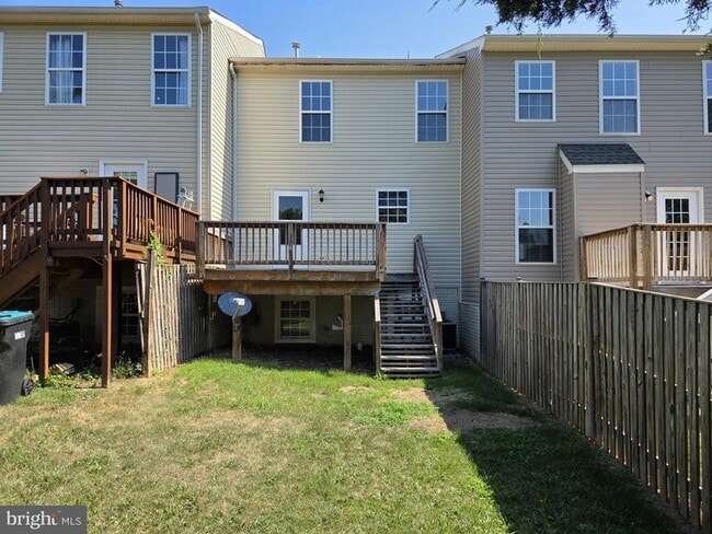 Building Photo - 404 Pendleton Ln