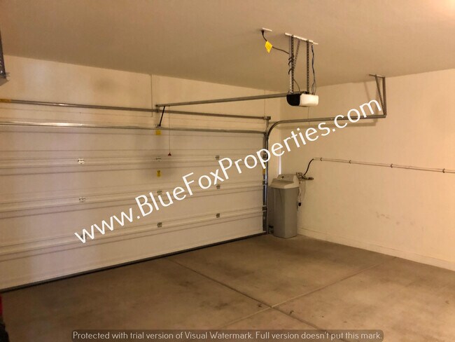 Building Photo - 9009 W Rolling Springs Dr