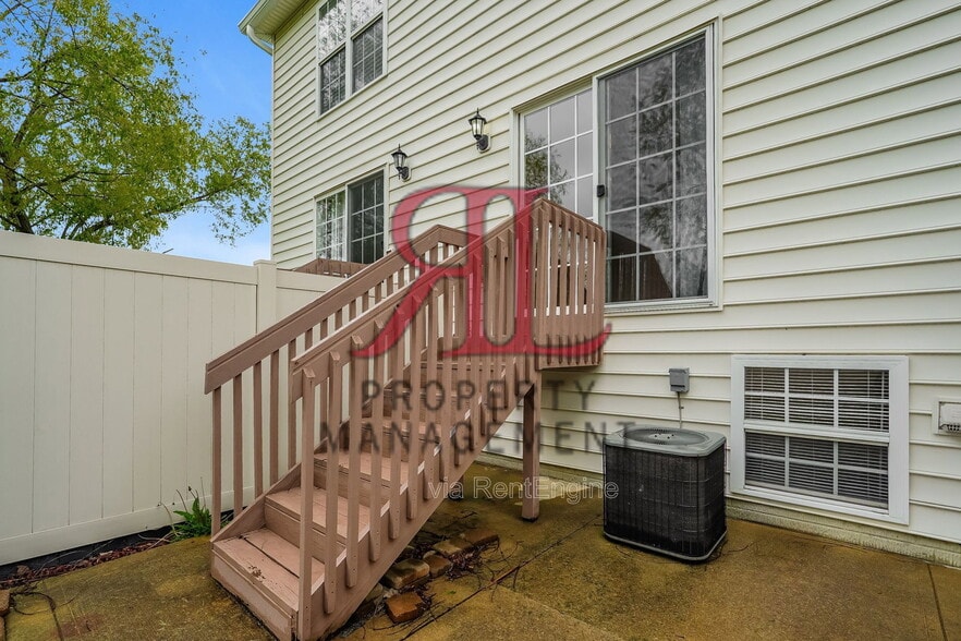 Building Photo - 5807 Bridgehampton Dr