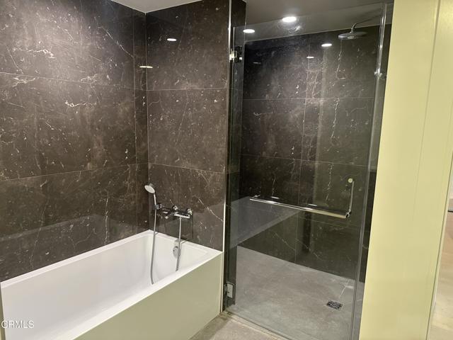 Building Photo - 39 S Los Robles Ave