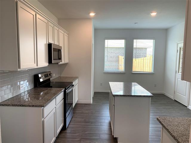 Building Photo - 513 Peel St