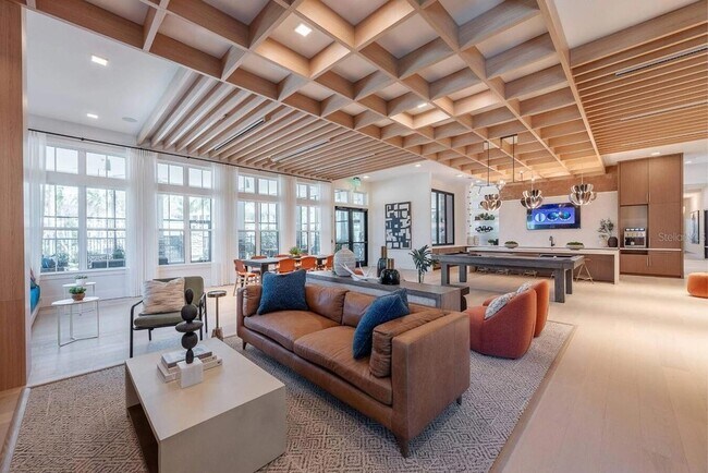 Building Photo - 3020 Base Blvd