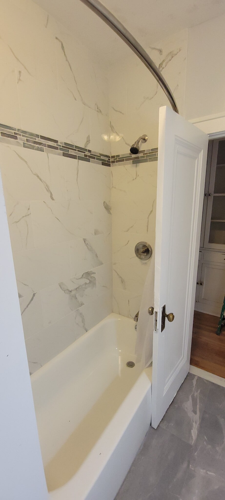 Building Photo - 13 N Jay St