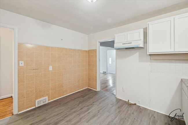Building Photo - 10606 Marne St