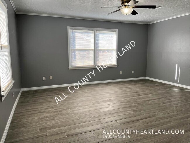 Building Photo - 3328 NW 29th St
