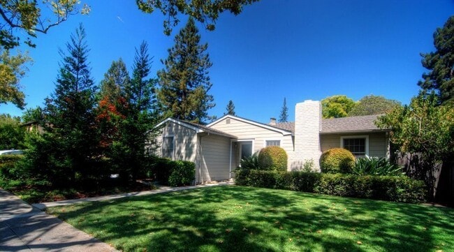 Building Photo - 2121 Middlefield Rd