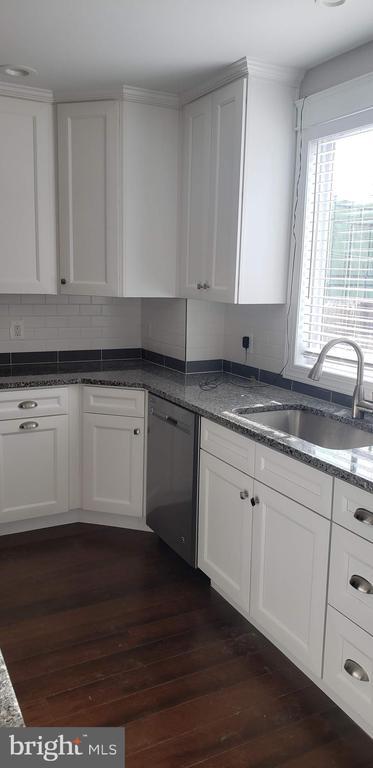 Building Photo - 1103 Morse St NE