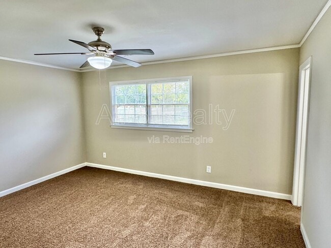 Building Photo - 502 Adler Dr