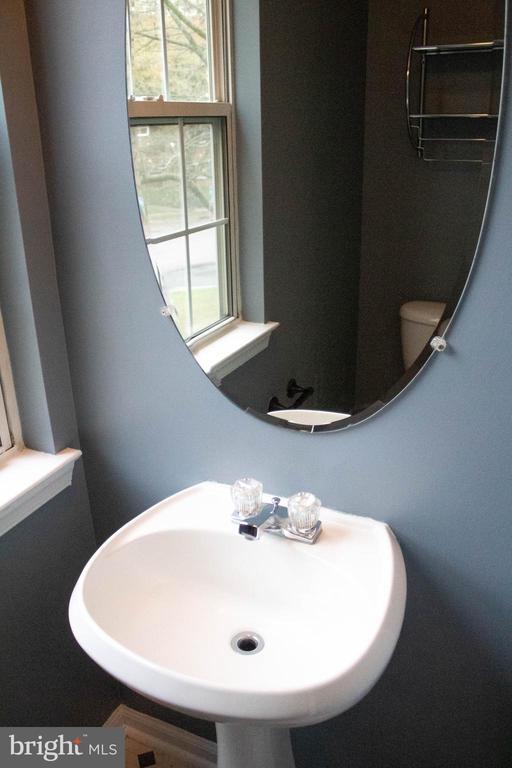 Building Photo - 2095 Pawlet Dr