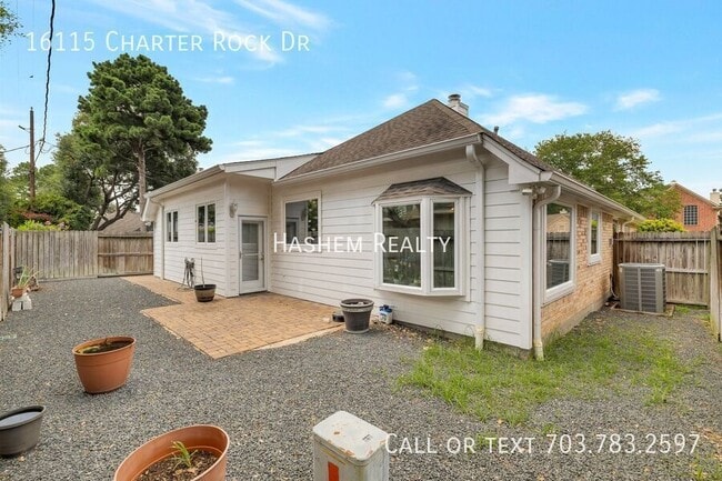 Building Photo - 16115 Charter Rock Dr