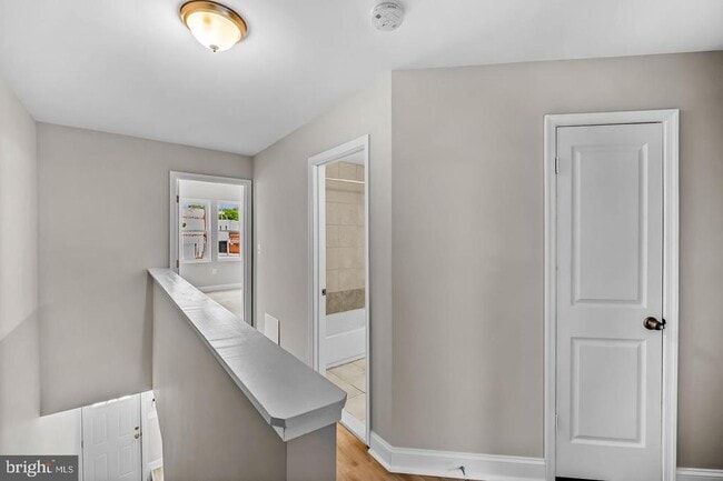 Building Photo - 1605 Clifton Ave