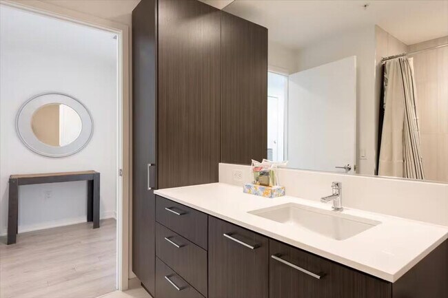 Building Photo - 11911 Freedom Dr