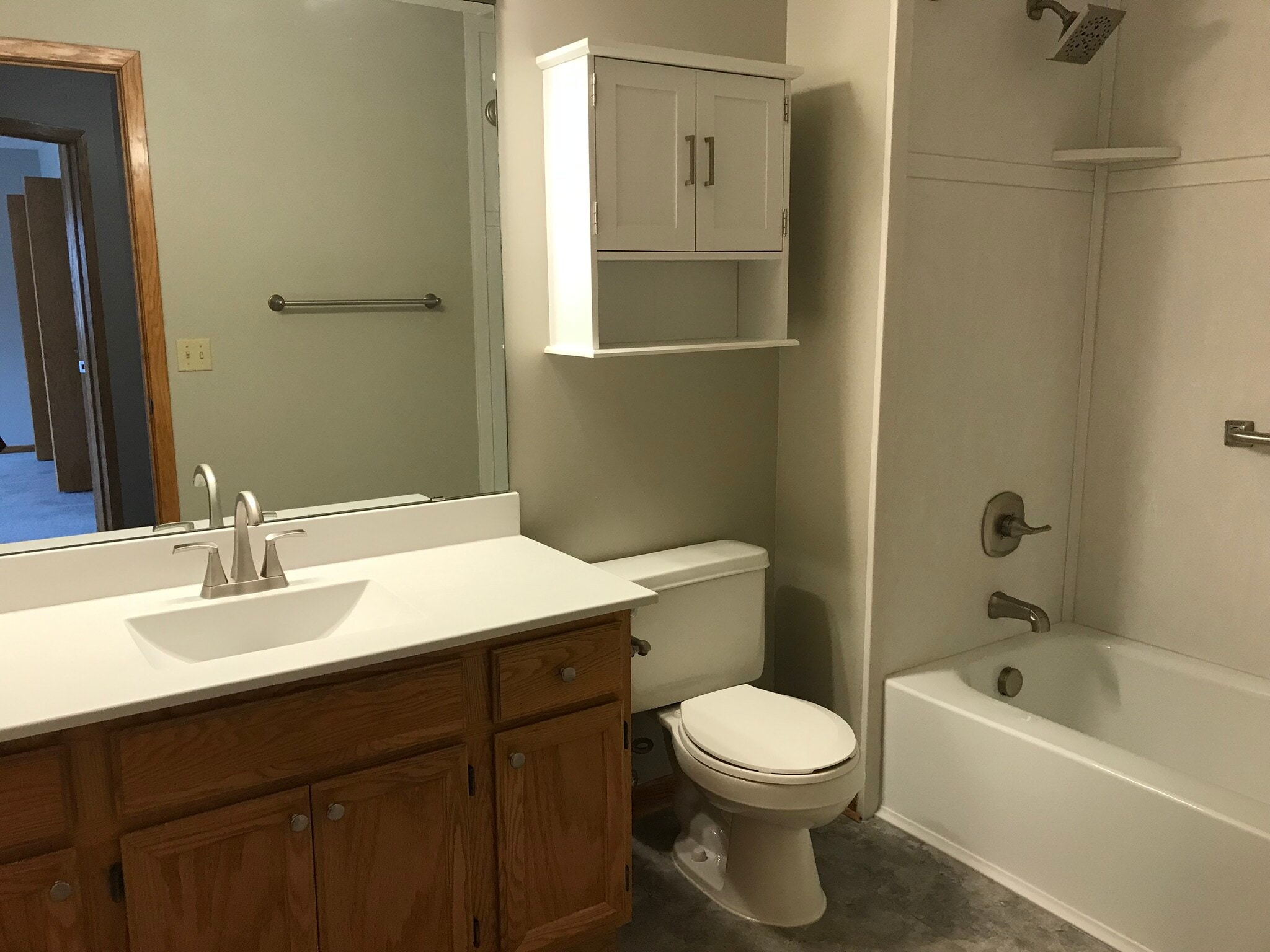 Upstair Full Bath - 1846 Sapphire Pt
