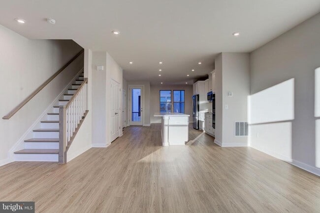 Building Photo - 13166 Arches Rd