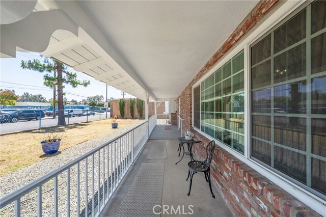 Building Photo - 1345 S Jellick Ave