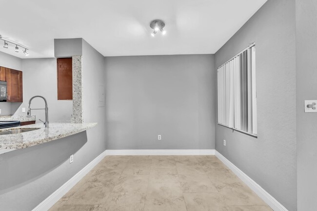 Building Photo - 2811 N Oakland Forest Dr