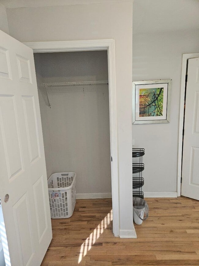 Building Photo - 904 Smith St SW