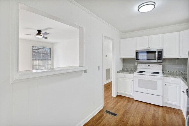 Building Photo - 238 Townes Dr