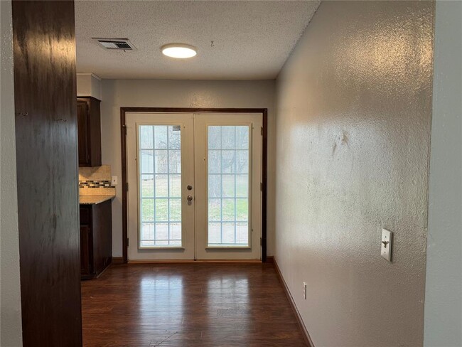 Building Photo - 13908 Jeffrey Dr