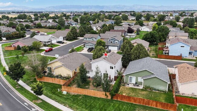 Building Photo - Spacious 3-Bed,2.5-Bath Home with Fenced Yard