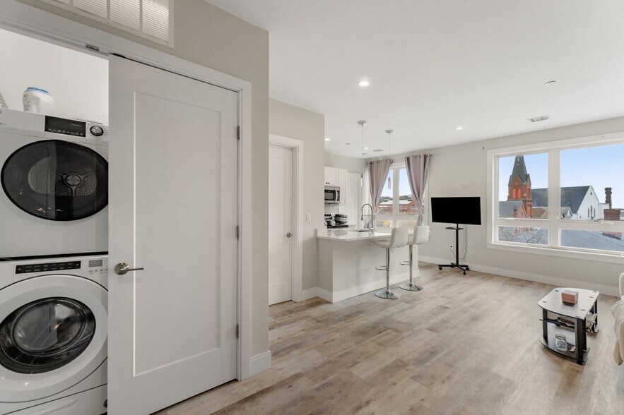 Building Photo - 1457 Tremont St