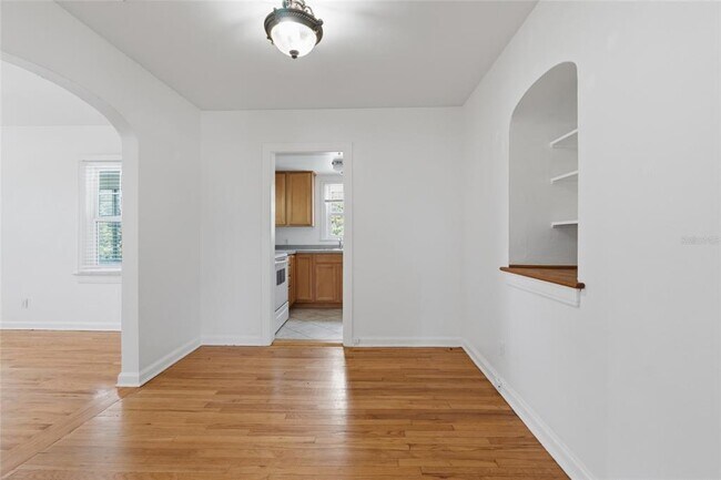 Building Photo - 807 N Thornton Ave