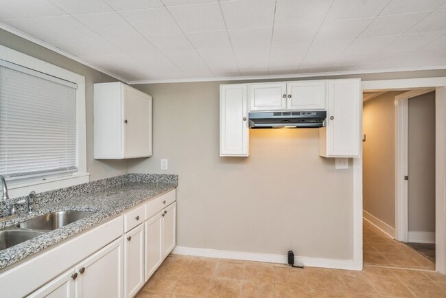 Building Photo - Renovated 3BR Gem in Sumiton