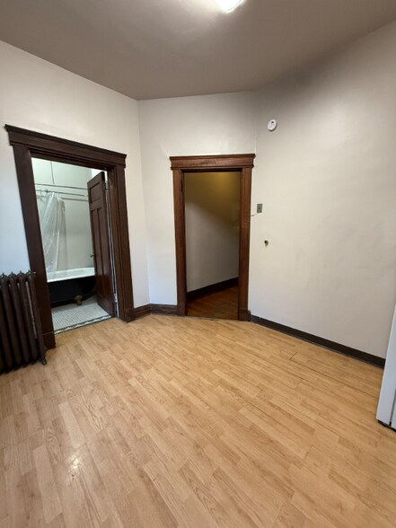 Building Photo - 329 Taylor Ave