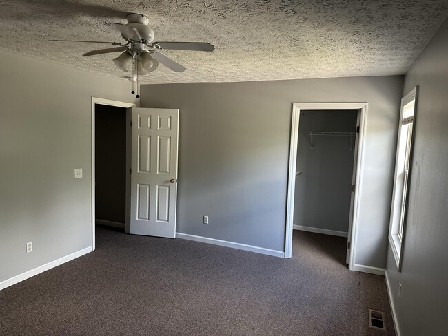 Building Photo - 2003 River Ridge Rd