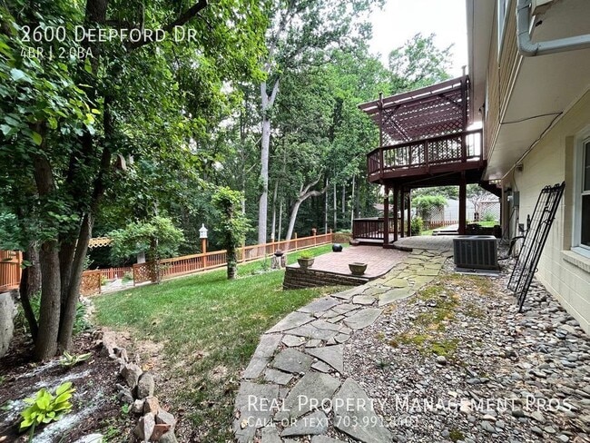 Building Photo - 2600 Deepford Dr
