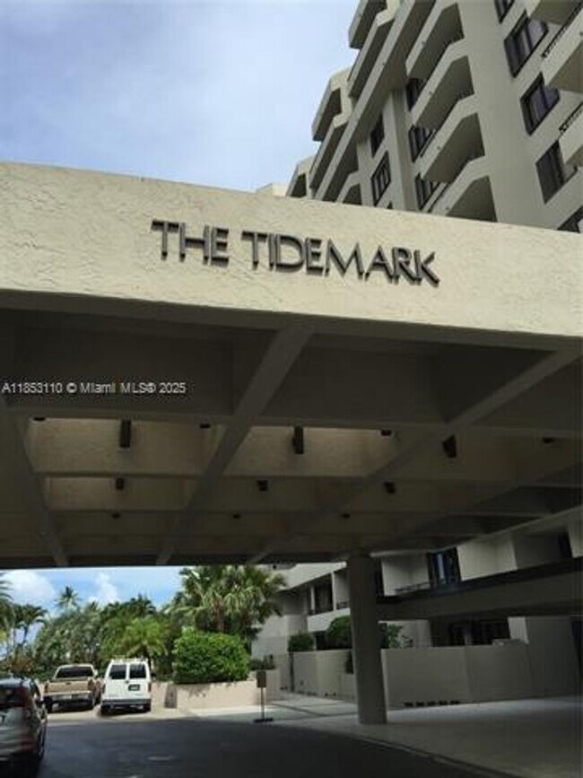 Primary Photo - 20191 E Country Club Dr