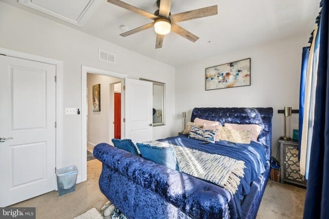 Building Photo - 251 Phoenix Dr