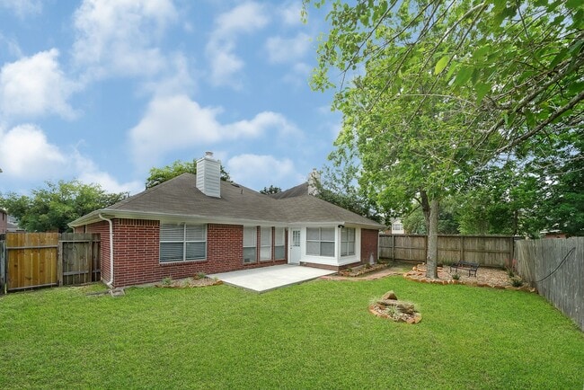 Building Photo - 3515 Walden Dr
