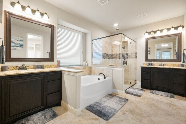 Building Photo - Fully Furnished Home in South Grand Prairi...