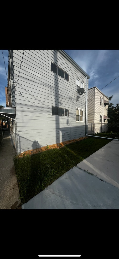 Building Photo - 8236 S Sangamon St