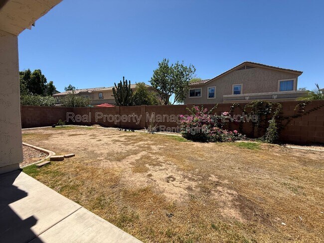 Building Photo - 281 W Flamingo Dr