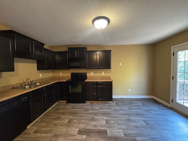 Building Photo - 1727 Thistlewood Dr