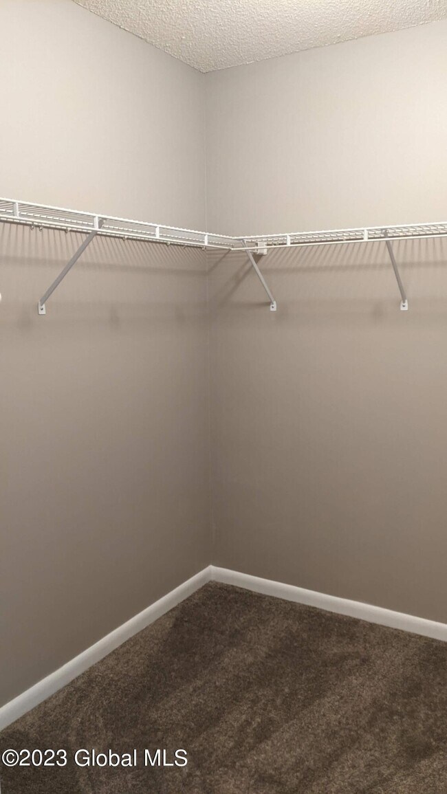 Building Photo - 1006 Greenwich Dr