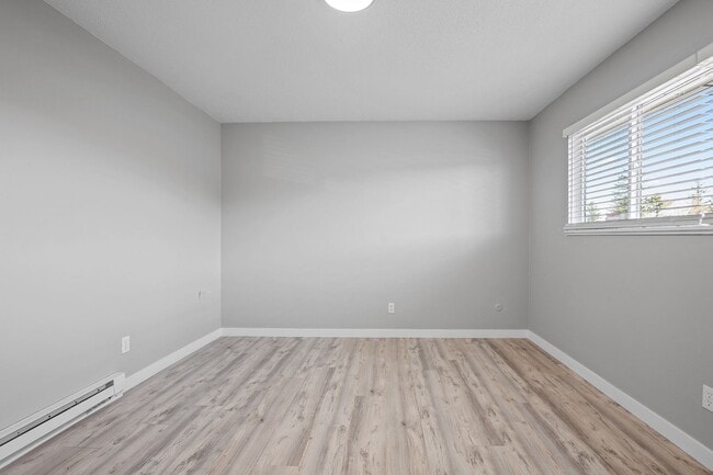 Building Photo - Ground floor remodeled 2 br unit