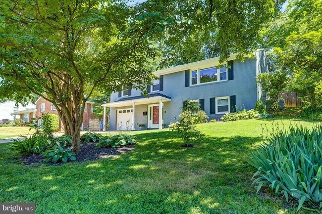 Building Photo - 7806 Jansen Dr