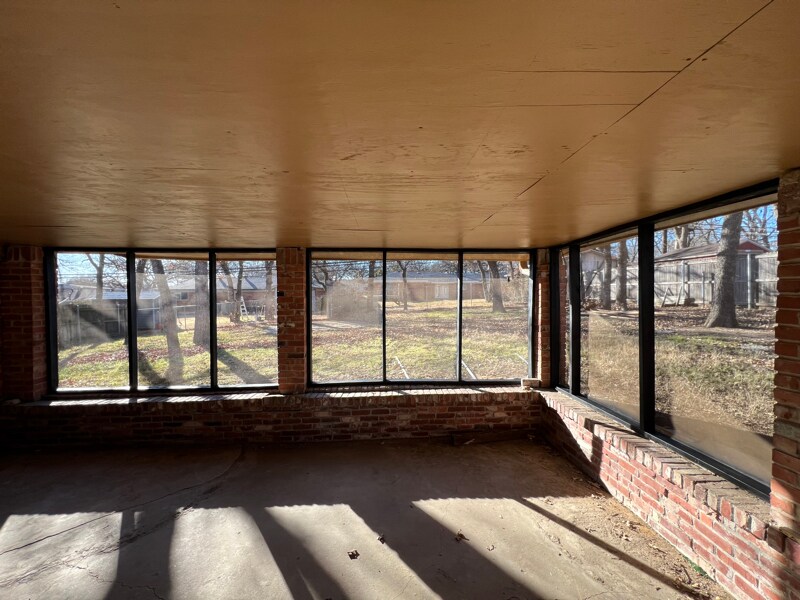 Building Photo - 817 Wade Dr