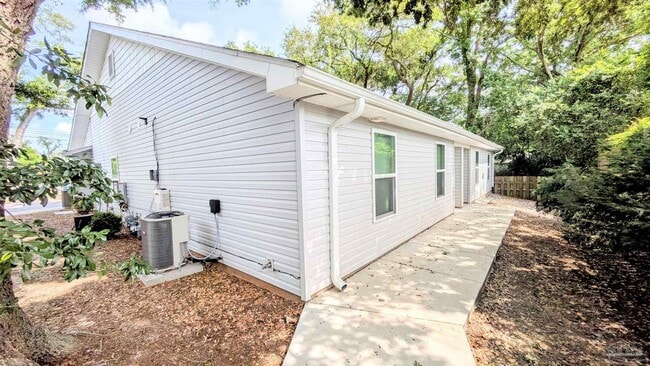 Building Photo - 313 N Navy Blvd