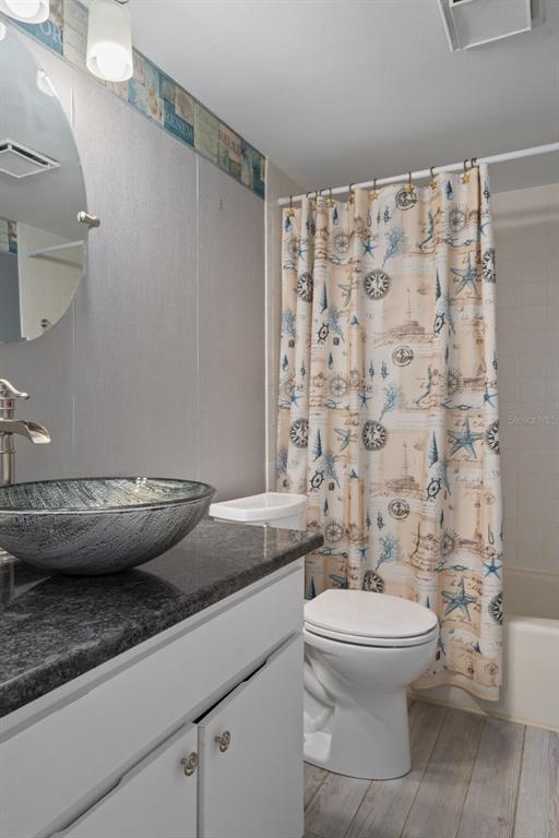 Building Photo - 8211 Brent St