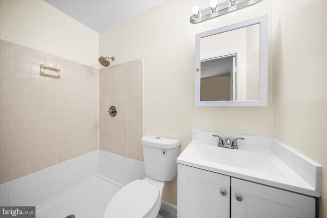 Building Photo - 14797 Tamarack Pl