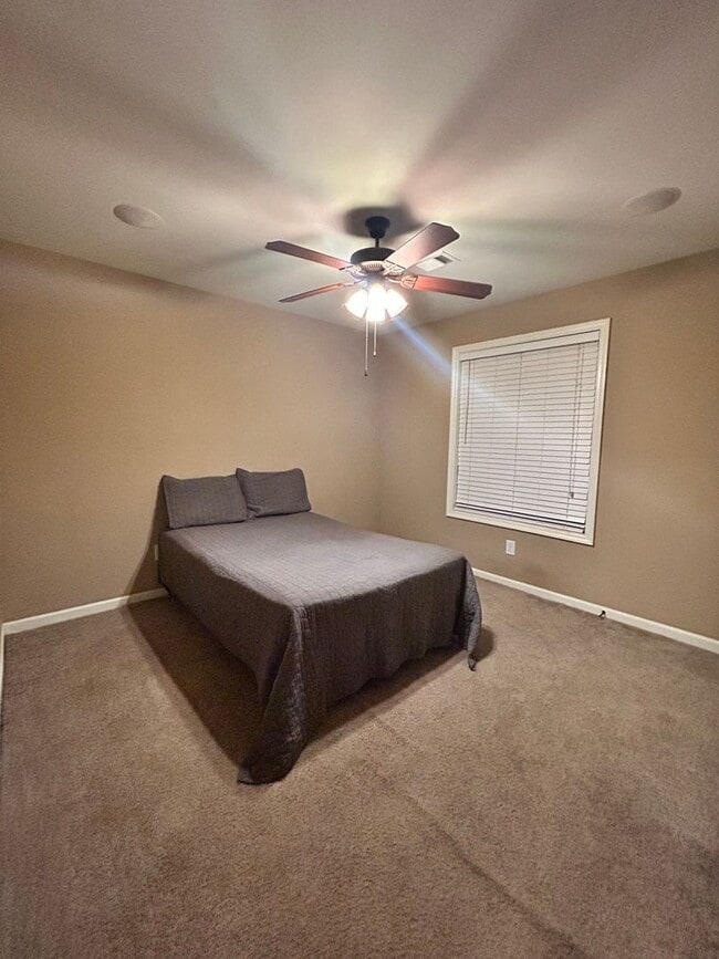 Building Photo - 2218 Turnbury Lane