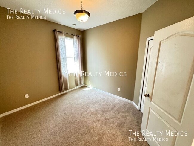 Building Photo - 308 Blue Cypress Dr